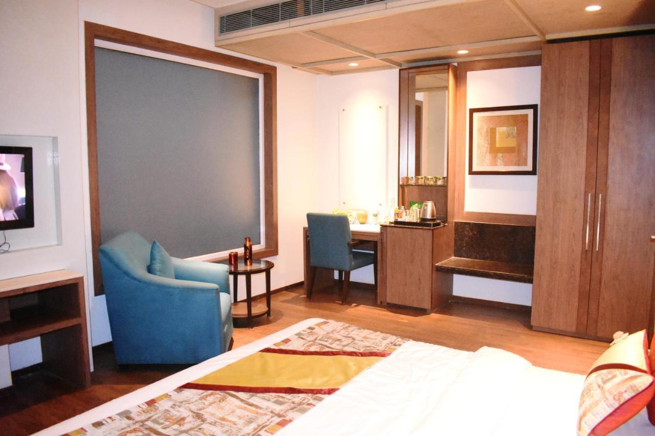 Lemonwood Suites By F9 Hotels - Trivoli Garden Chhatarpur New Delhi Exterior photo
